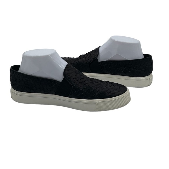 Vince Black Snakeskin Slip-On Loafers Size 8 Women's - Picture 1 of 9